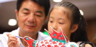 Cina: lanterne e dolci tradizionali per la Festa di metà autunno (2)