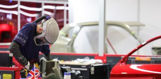 Cina: a Shanghai le prove dei WorldSkills tra auto, droni e trasporti (1)