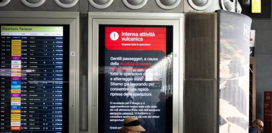 Etna, stop ai voli anche nella giornata odierna: aeroporto di Catania chiuso sino a mezzanotte