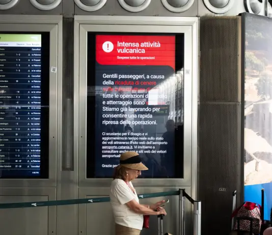 Etna, stop ai voli anche nella giornata odierna: aeroporto di Catania chiuso sino a mezzanotte