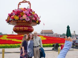 Cina: cesto di fiori gigante in piazza Tian’anmen per la Festa nazionale (3)