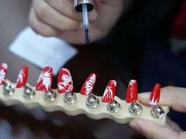 Cina: da Donghai a Milano, le unghie finte entrano nel mondo della moda