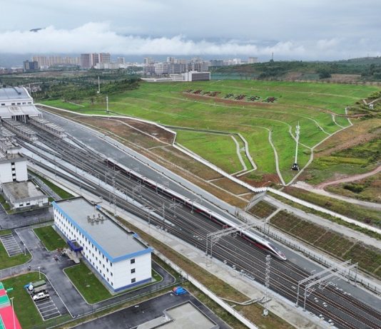 Cina: entra in servizio la ferrovia ad alta velocità Xi’an-Ankang (2)