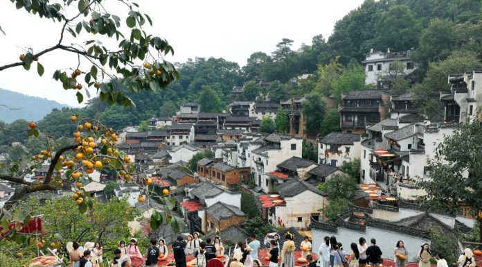 Cina: Jiangxi, crescita del turismo offre nuove opportunità a Huangling (3)