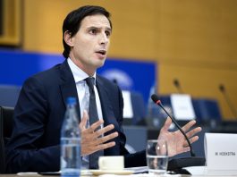 Ue, Hoekstra “L’Ets non è l’unica componente che definisce i prezzi dell’energia”