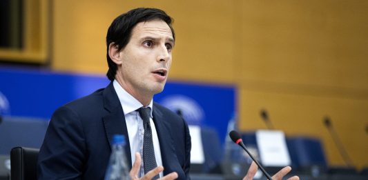 Ue, Hoekstra “L’Ets non è l’unica componente che definisce i prezzi dell’energia”