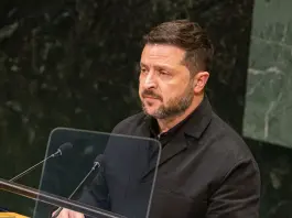Zelensky “Putin va fermato, bisogna colpire le finanze russe”