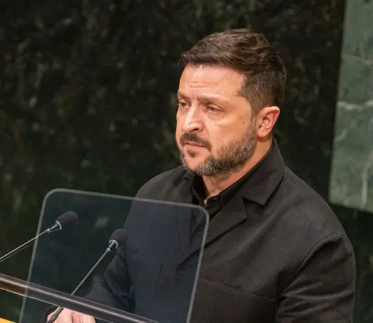 Zelensky “Putin va fermato, bisogna colpire le finanze russe”