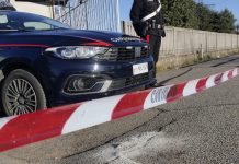 Tragedia nel Savonese: 60enne spara e uccide moglie e figlio, poi si suicida
