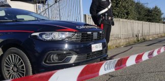 Padre, madre e figlio trovati morti in casa nel Savonese: ipotesi duplice omicidio-suicidio