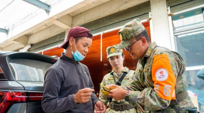 Cina: assistenza sanitaria per soccorritori e residenti a Gyirong (1)