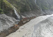Cina: lavori senza sosta per riaprire la strada verso il valico di Gyirong (1)