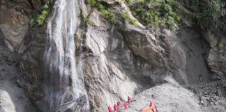 Cina: lavori senza sosta per riaprire la strada verso il valico di Gyirong (2)