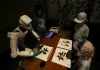 Cina: robot impugna un pennello da calligrafia cinese alla Biennale di Venezia