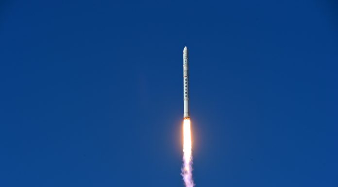 Cina: successo per il volo inaugurale del razzo PALLAS-1 (1)