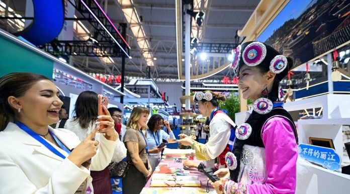 Cina: Tianjin, iniziata la fiera sulle industrie di cultura e turismo (2)