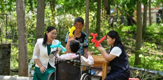 Cina: istruzione a domicilio per bambini con gravi disabilità nel Jiangsu (1)