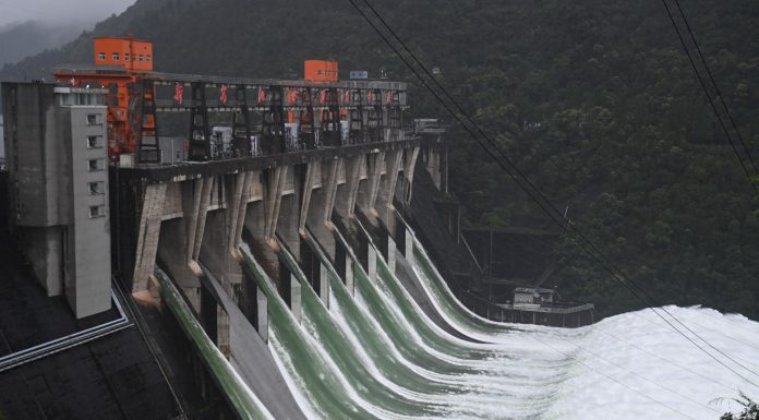 Cina: consumo elettricità oltre 1.000 mld di kWh ad agosto con carico record