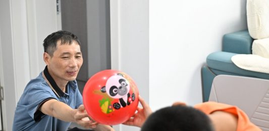 Cina: istruzione a domicilio per bambini con gravi disabilità nel Jiangsu (2)
