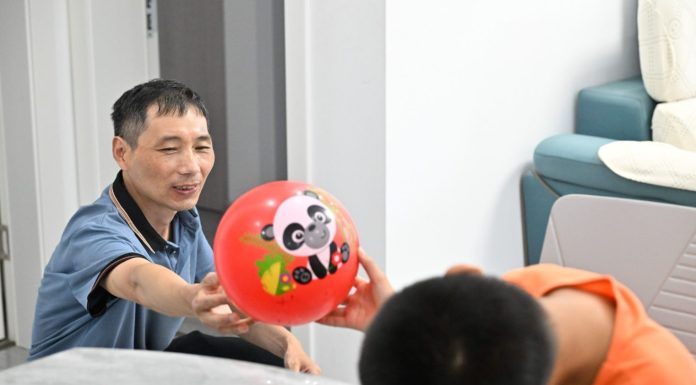 Cina: istruzione a domicilio per bambini con gravi disabilità nel Jiangsu (2)