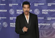 Lionel Richie ricoverato in terapia intensiva dopo un concerto a St. Louis
