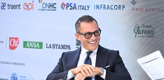 Terna, Monti “Investimenti sulla rete per sicurezza e costi energia più bassi”