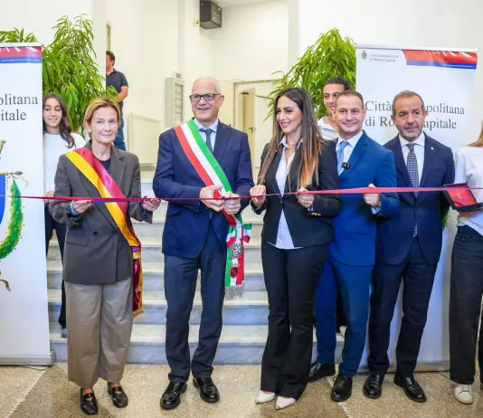 A Roma inaugurato il complesso liceale Dante Alighieri-Alessandro Caravillani, Gualtieri “Riapre dopo 10 anni”