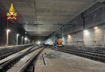 Treno Varese-Milano bloccato a Lancetti, evacuate 400 persone