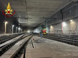 Treno Varese-Milano bloccato a Lancetti, evacuate 400 persone