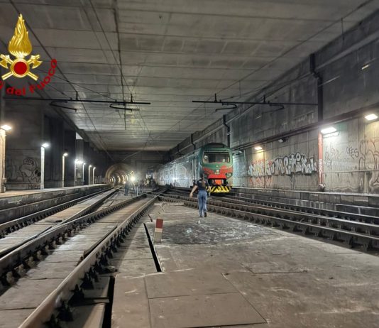 Treno Varese-Milano bloccato a Lancetti, evacuate 400 persone