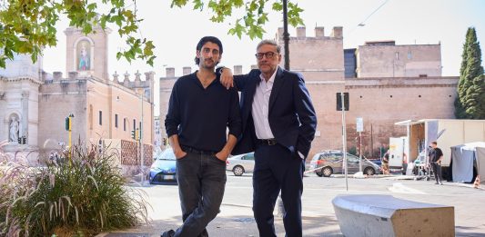 Intesa Sanpaolo presenta “A mano a mano”, la nuova campagna istituzionale