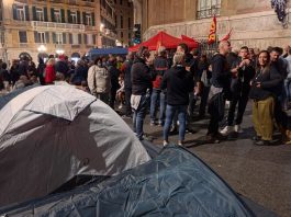 Sciopero di 24 ore in tutti gli stabilimenti ex Ilva, i lavoratori di Genova pronti alla notte in tenda