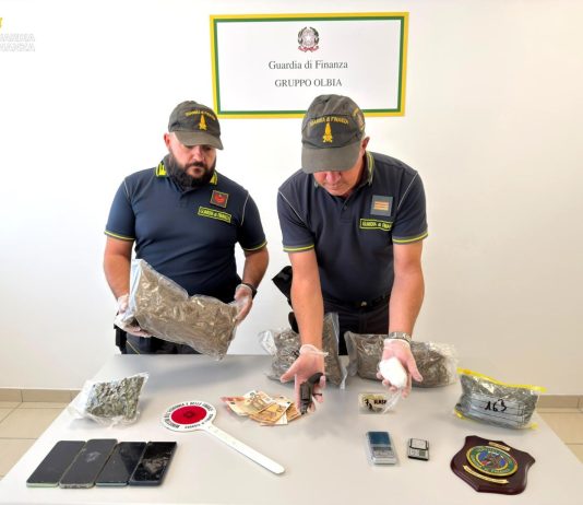 Smantellato market della droga a Santa Teresa di Gallura, due arresti