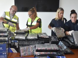 Narcotraffico internazionale, la GdF intercetta 210 kg di hashish in una spedizione proveniente dagli Usa