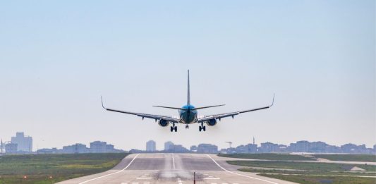 Trasporto aereo, pubblicato il bando “Nuove Rotte”: oltre 11,4 milioni di euro per potenziare i collegamenti