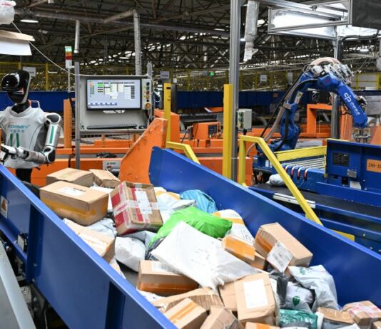 Cina, oltre 150 miliardi di pacchi consegnati dal servizio postale