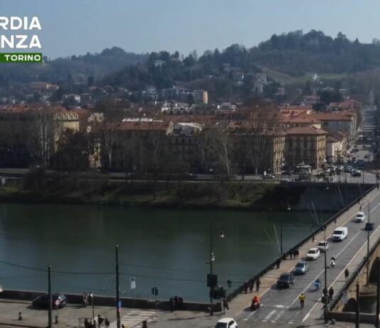 Finta banca e falso oro per truffare risparmiatori, maxi sequestro a Torino