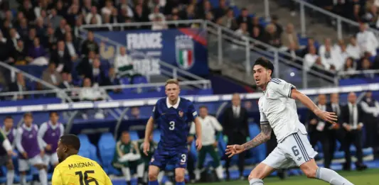 Bastoni risponde alla magia di Olise, Francia-Italia 1-1