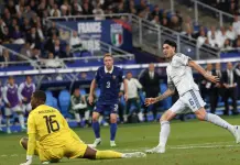 Bastoni risponde alla magia di Olise, Francia-Italia 1-1