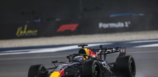 Verstappen vince il GP del Bahrain davanti ad Antonelli, terzo Hamilton