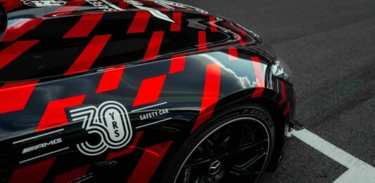 Da Pirelli un P Zero R su misura per la nuova Safety Car Mercedes di F1