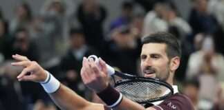 Djokovic vola in finale a Pechino, Medvedev squalificato