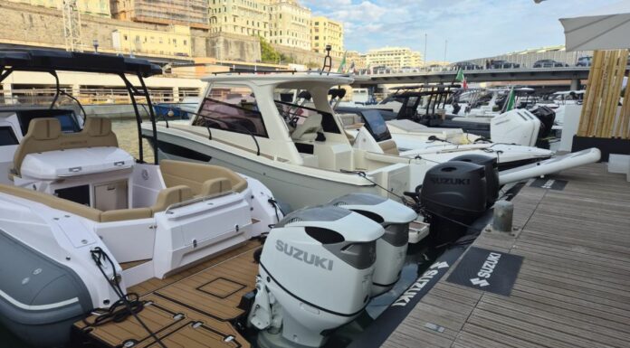 Suzuki Italia celebra 50 anni al Salone Nautico di Genova