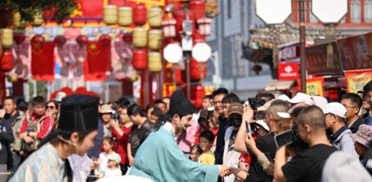 Cina, in crescita i consumi per la Festa nazionale