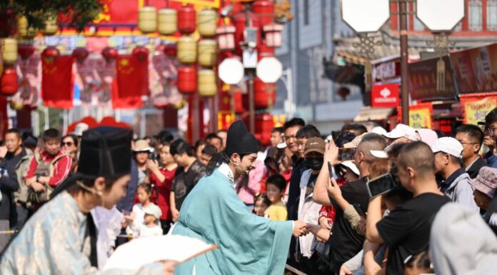 Cina, in crescita i consumi per la Festa nazionale