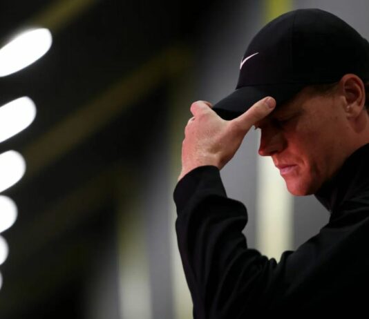 Jannik Sinner costretto a fermarsi, tornerà in campo nel 2027