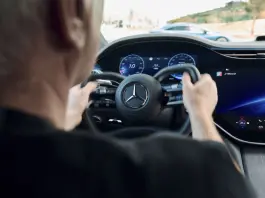Lo steer-by-wire debutta sulla nuova Mercedes-Benz EQS berlina