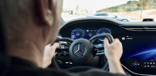 Lo steer-by-wire debutta sulla nuova Mercedes-Benz EQS berlina