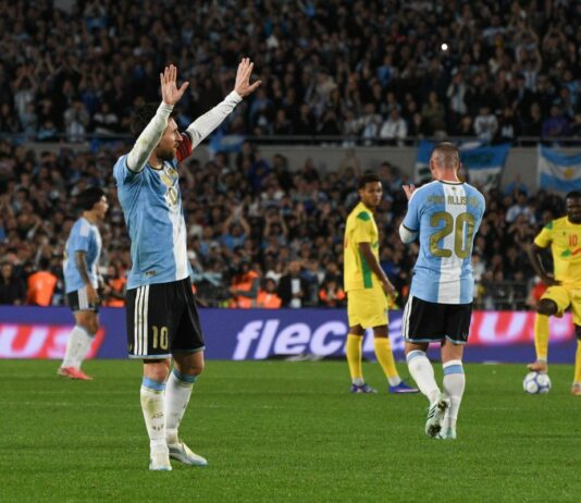 L’ultima di Messi con l’Argentina, due assist e un gol “Ora farò il tifoso”