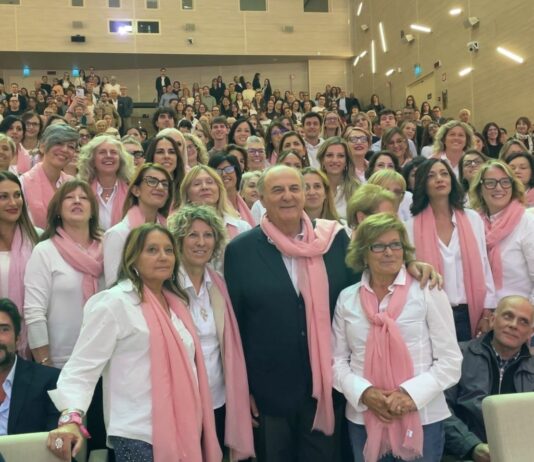Tumore al seno, “Sorrisi in Rosa” festeggia 10 anni di solidarietà e prevenzione